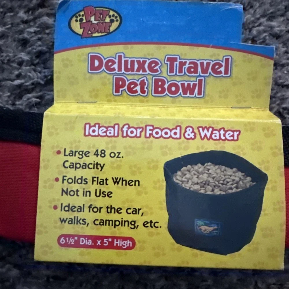 Pet Zone Deluxe Travel Pet Food/water Bowl & Clip On Dog treat Pouch